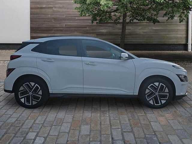 Hyundai KONA 64kWh Premium 5dr Automatic